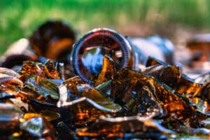 smaltimento bottiglie di vetro