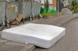 dove buttare il materasso